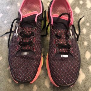 Women’s under armor running shoes